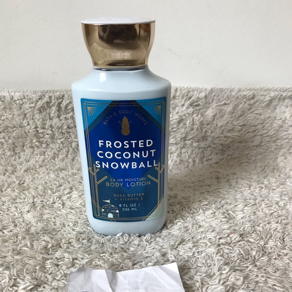 Bath & Body Works Frosted Coconut Snowball Lotion